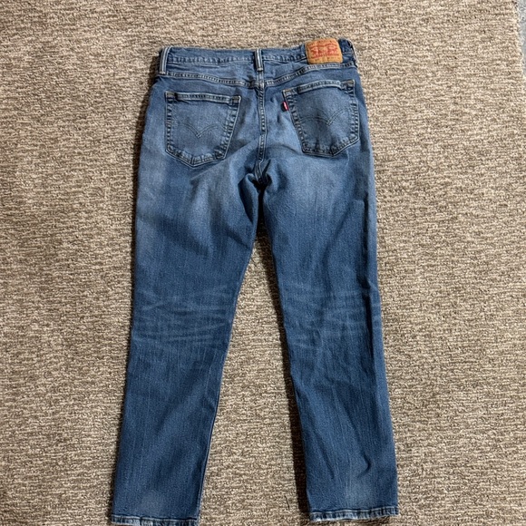 Classic Levis Blue Denim Jeans - Picture 4 of 5